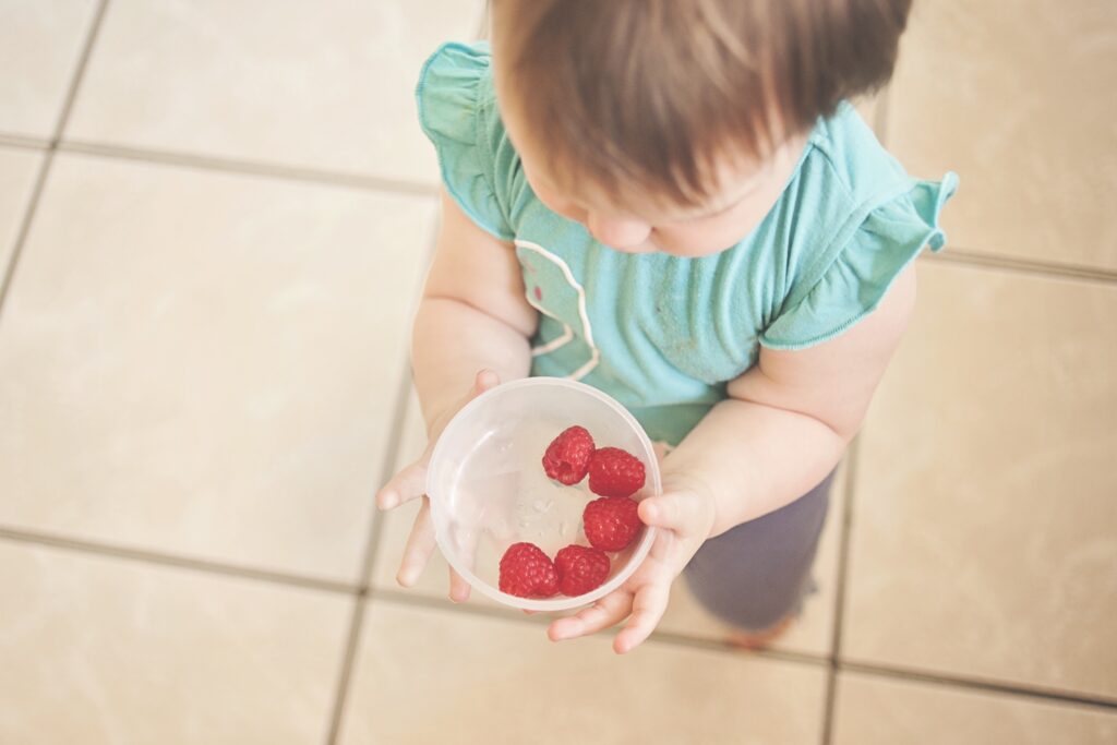 Descubre el Fascinante Mundo de la Alimentación BLW para tu Bebé: Guía Completa